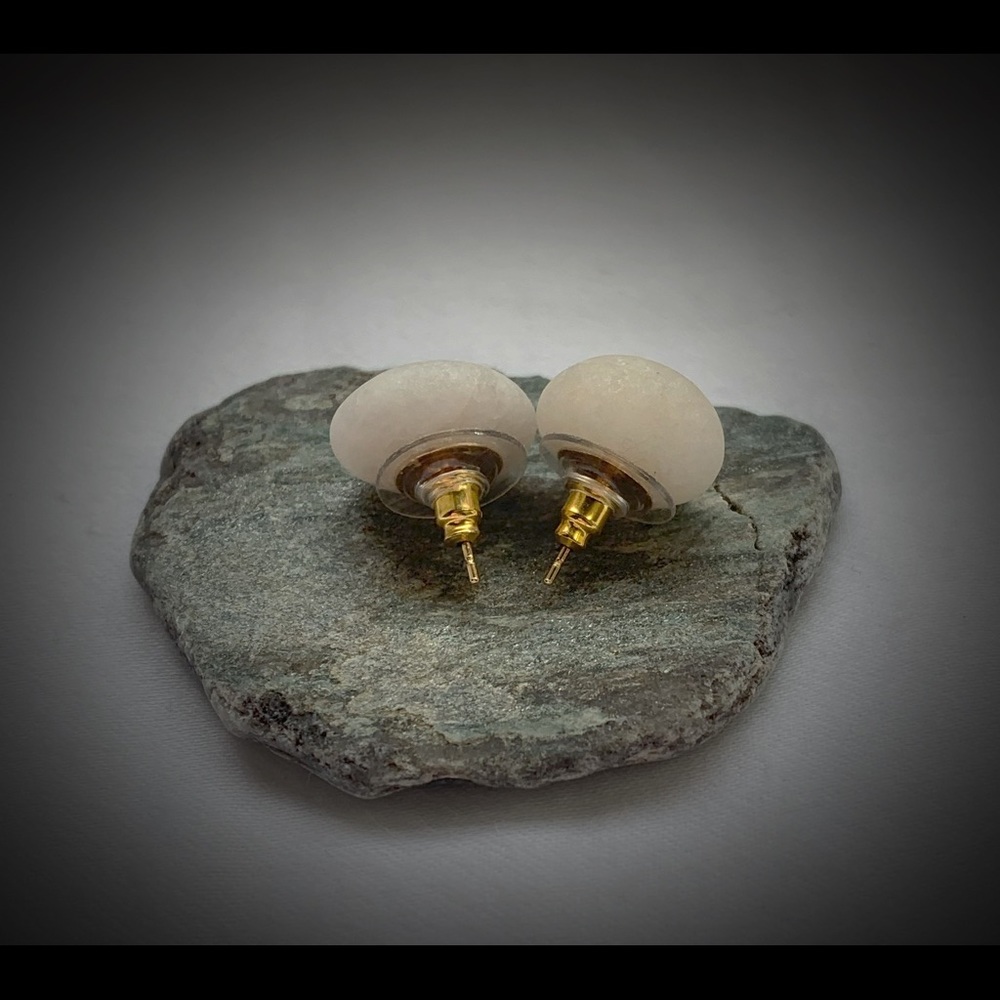 Beach Pebble Posts! - image 2